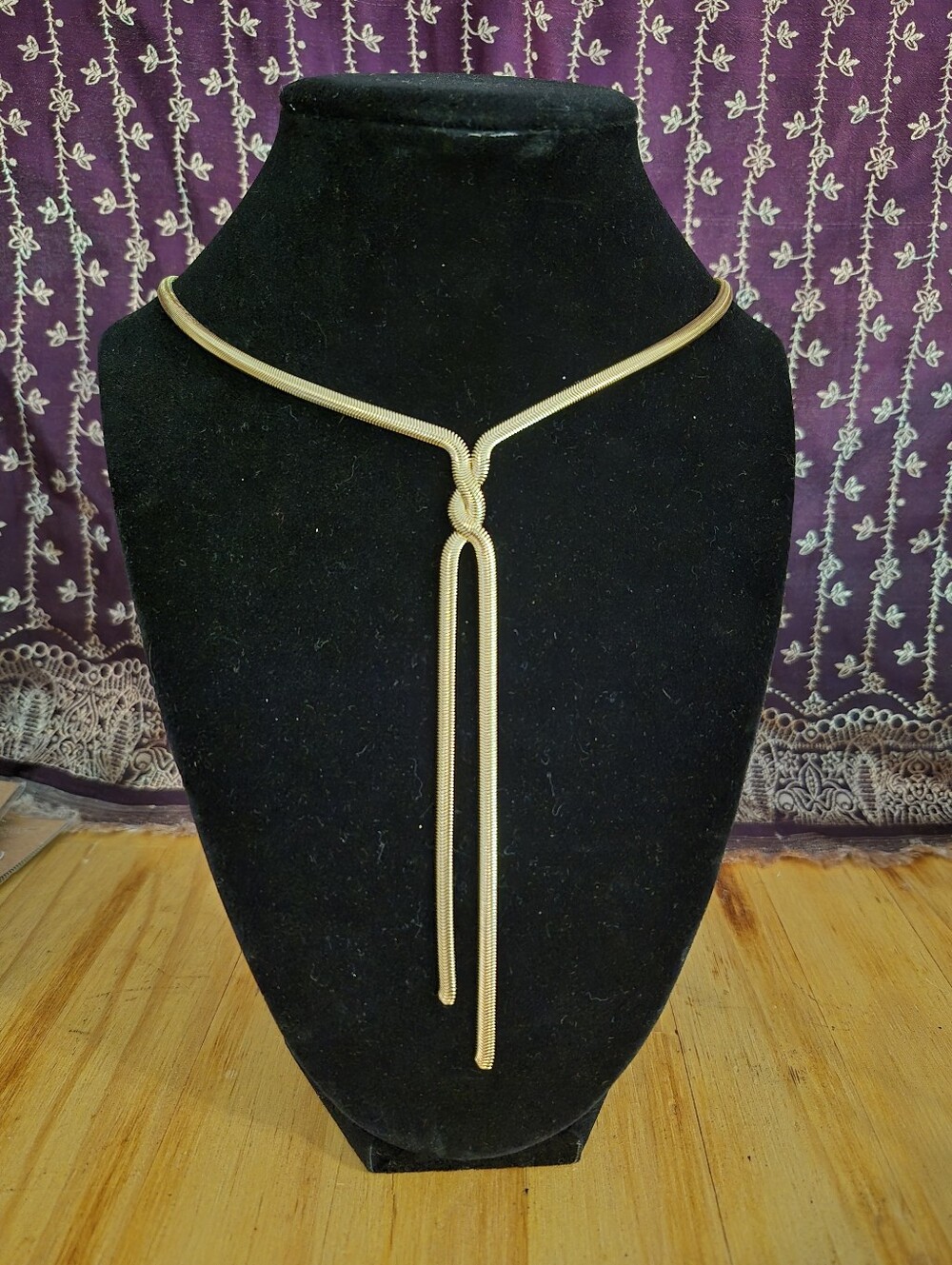 Classic Gold-Tone Long Lariat Necklace - Elegant Women Jewelry